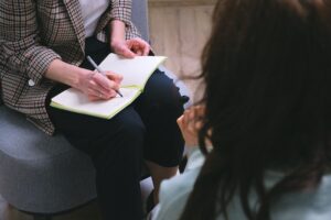 A meeting with a therapist about drug & alcohol addiction treatment in Bristol