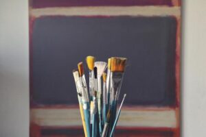 Paint brushes during holsitic therapy at a drug and alcohol rehab Coventry
