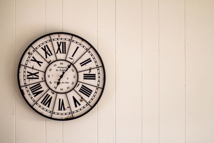 Picture of a clock at a drug and alcohol rehab in Doncaster