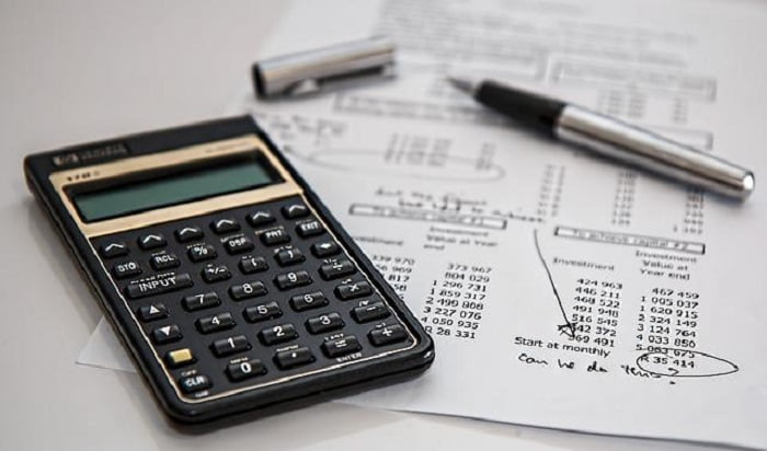 finances and calculator